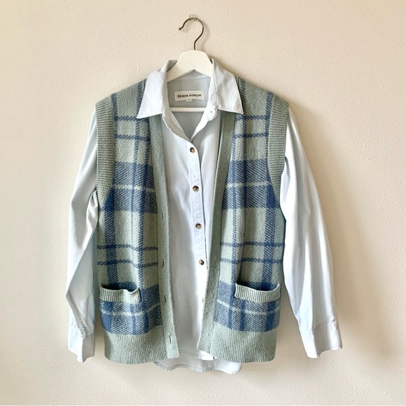 Aritzia - Wilfred Hattie Vest Plaid V-neck sweater vest - Picture 1 of 3